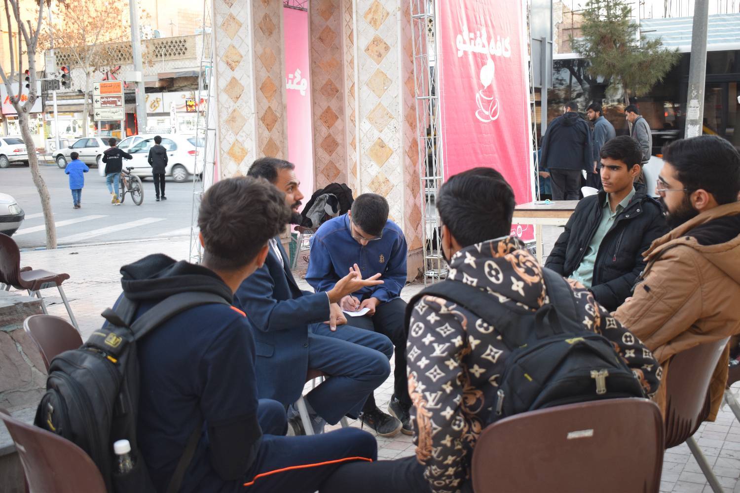 جلسه گفتگو محور