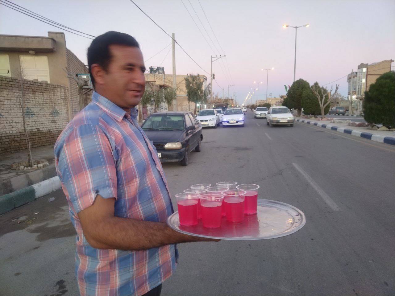 توزیع شربت نذری