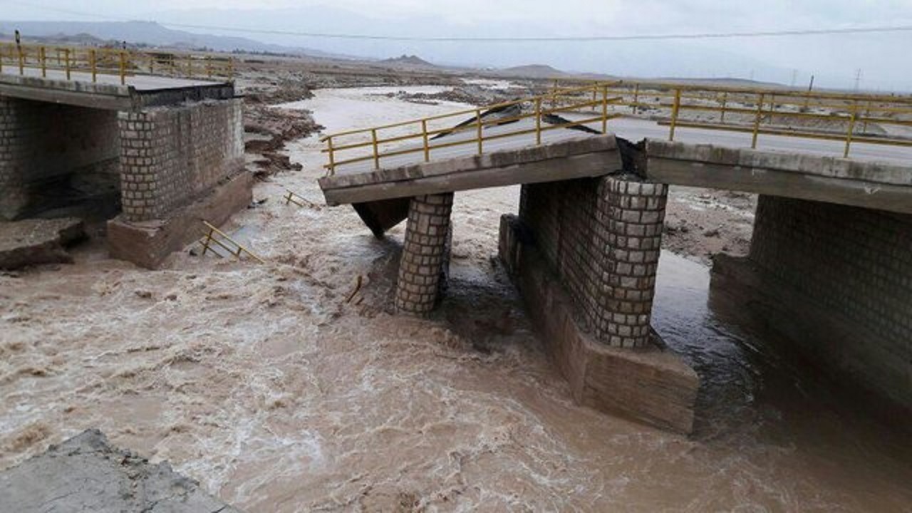 قطع بودن راه ارتباطی جاده چم سورک و کنارگذار تا پایان فصل بارندگی