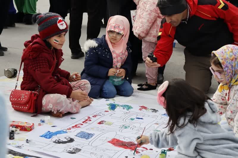 حضور کودکان اراکی مراسم راهپیمایی 22 بهمن