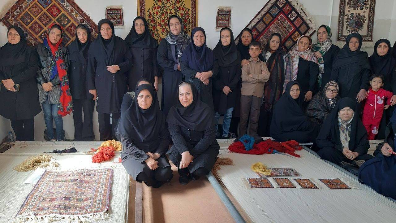 افتتاح کارگاه گلیم بافی معلولان بهزیستی در سیرجان