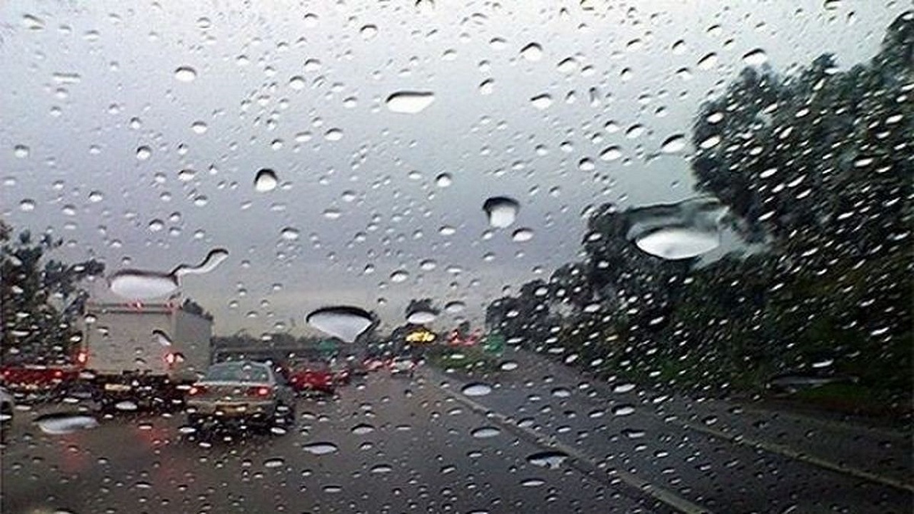 بارش باران در محور‌های کوهستانی استان سمنان