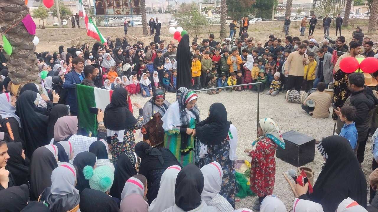 راهپیمایی متفاوت کنارتخته و کمارج به مناسبت ۴۵ سالگی بهار انقلاب + فیلم و تصاویر