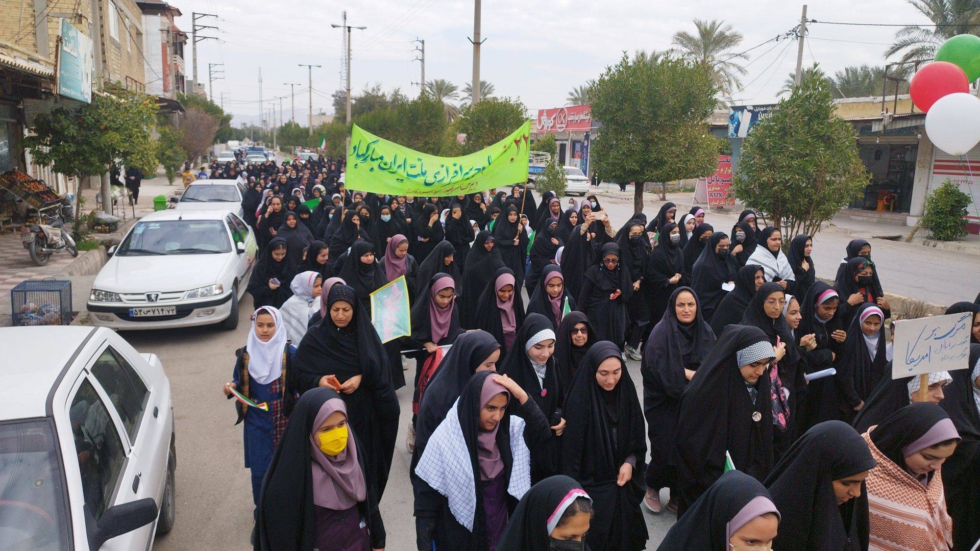 راهپیمایی متفاوت کنار تخته و کمارج در سالگرد پیروزی انقلاب اسلامی