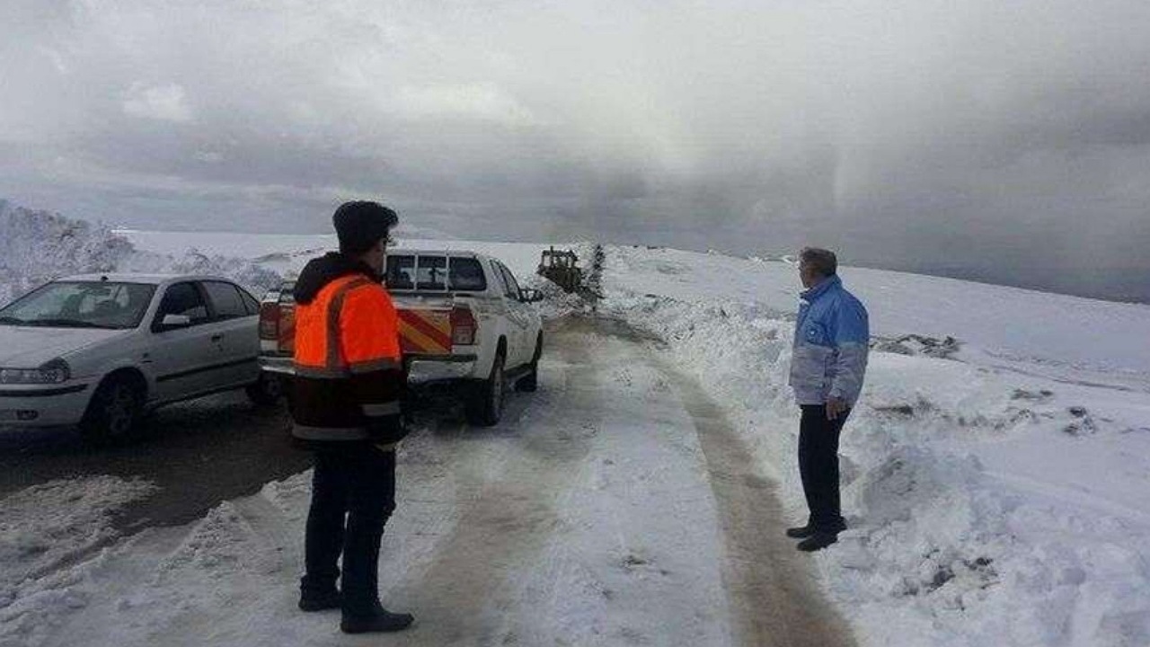 مسافران بدون زنجیر چرخ وارد جاده‌های شمالی نشوند