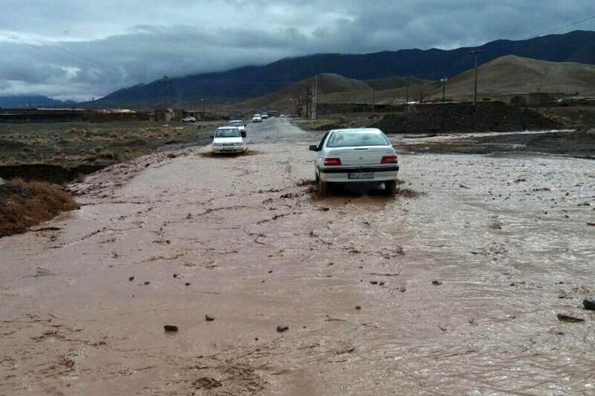 طغیان رودخانه و قطع راه ۱۰ روستای اندیکا