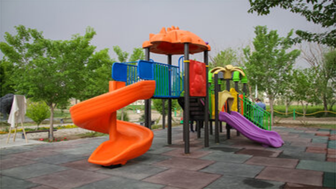 بیش از ۹۰ درصد زمین‌های بازی کودکان در فارس استاندارد نیست