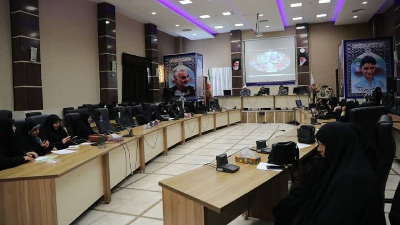 هم اندیشی مربیان تربیتی دانش آموزی در شهرکرد
