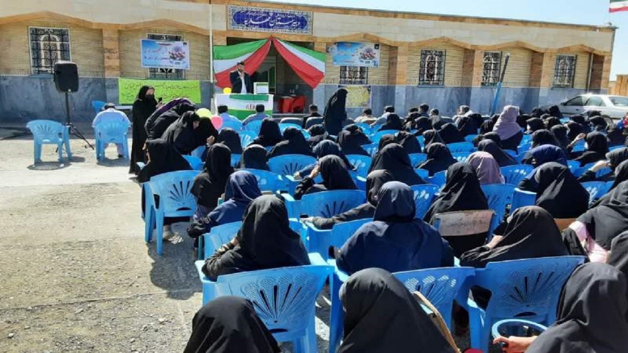 جشن تکلیف سیاسی رأی اولی‌ها در مهرستان برگزار شد