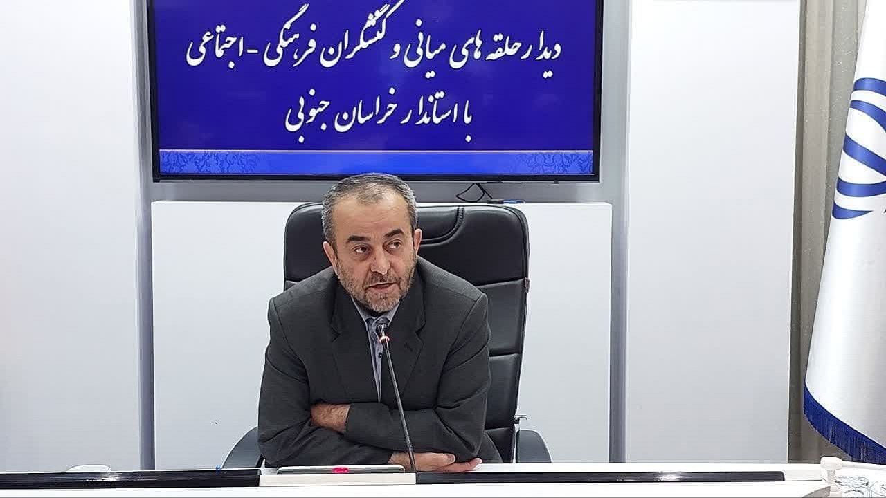 بیان هنرمندانه دستاورد‌های نظام، وظیفه نخبگان و گروه‌های مرجع است