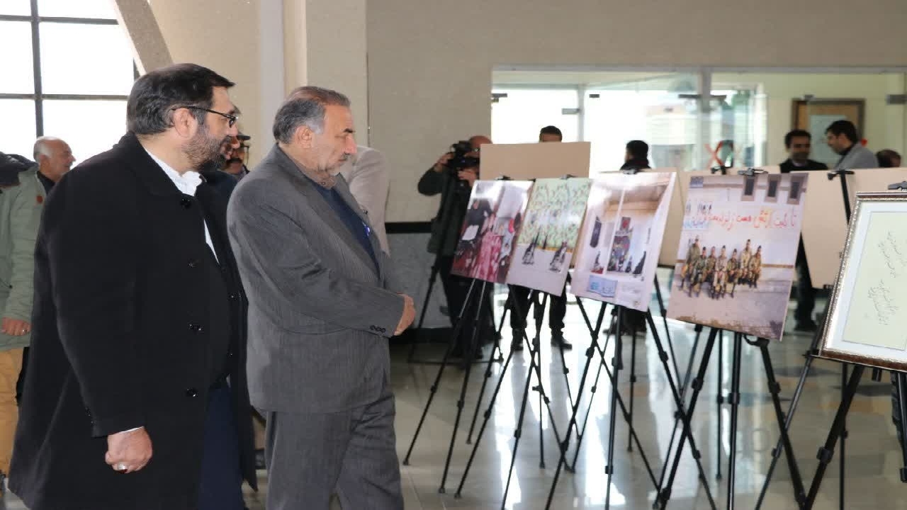 افتتاح نمایشگاه هنرهای تجسمی منطقه یک ایثار در سنندج