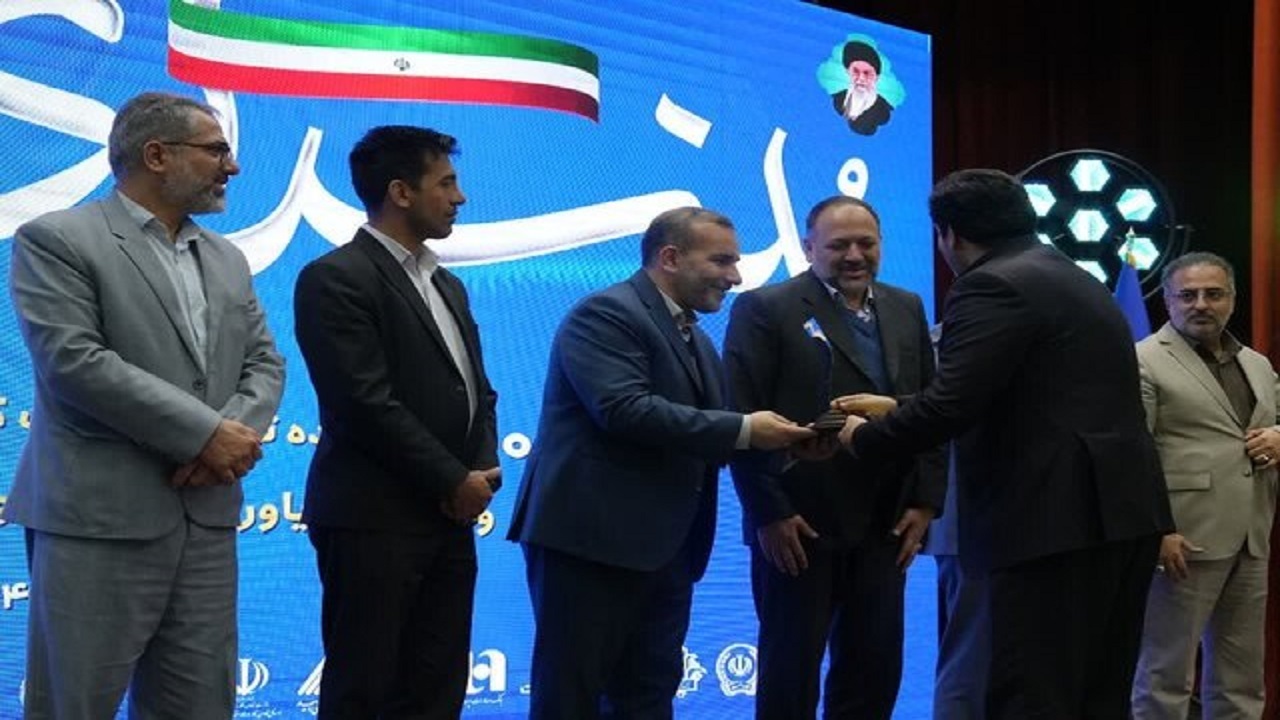 برگزاری جشن توانمندسازی پنج هزار خانوار مددجوی کمیته امداد امام خمینی (ره)