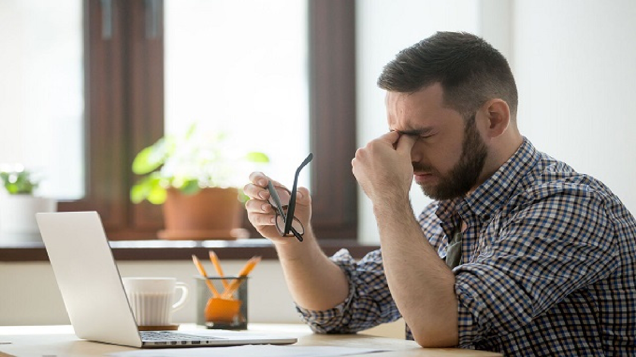اگر دائما با کامپیوتر، موبایل و تبلت کار می کنید، بخوانید