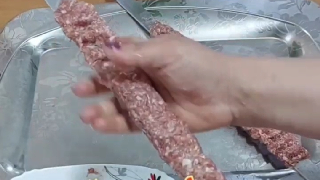 طرز تهیه کباب کوبیده در خانه + فیلم