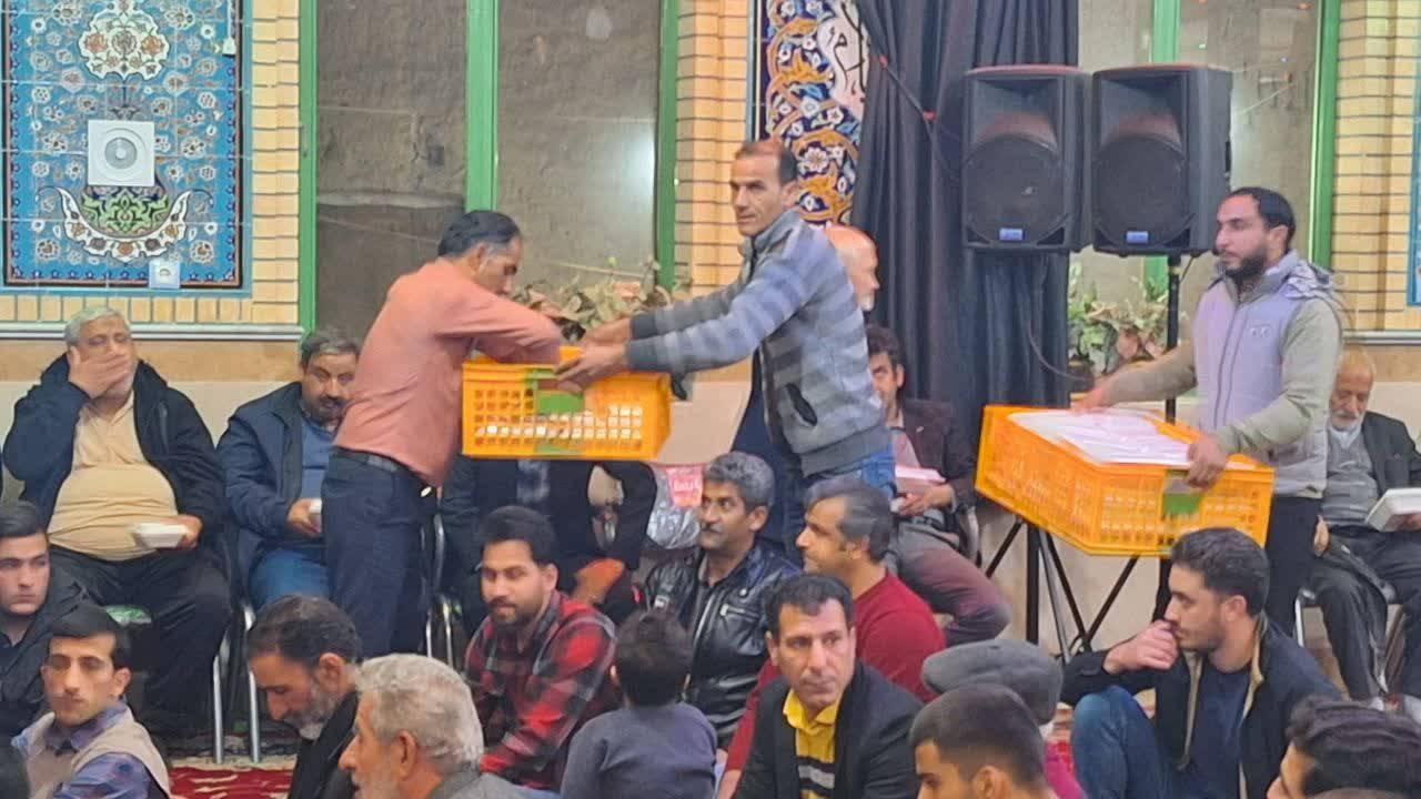 مراسم پذیرایی از مردم در روز ولادت امام جواد(ع)