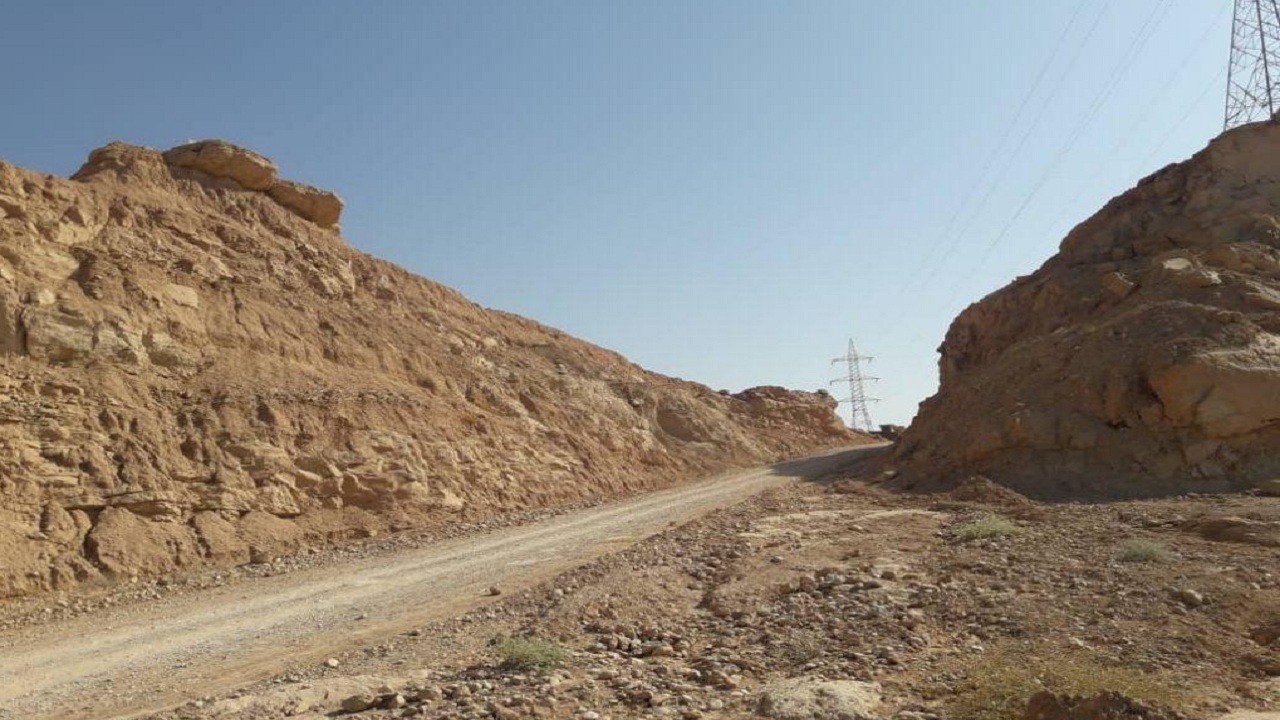 ساخت ۱۴ کیلومتر جاده در مناطق سخت گذر روستا‌های در سندرک