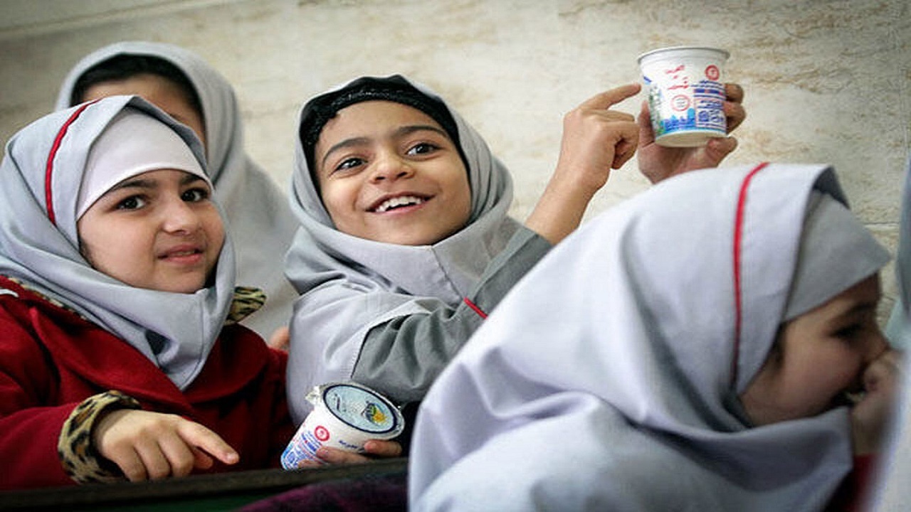 توزیع ماهیانه ۸۶۰ هزار پاکت شیر در مدارس ابتدایی کرمان