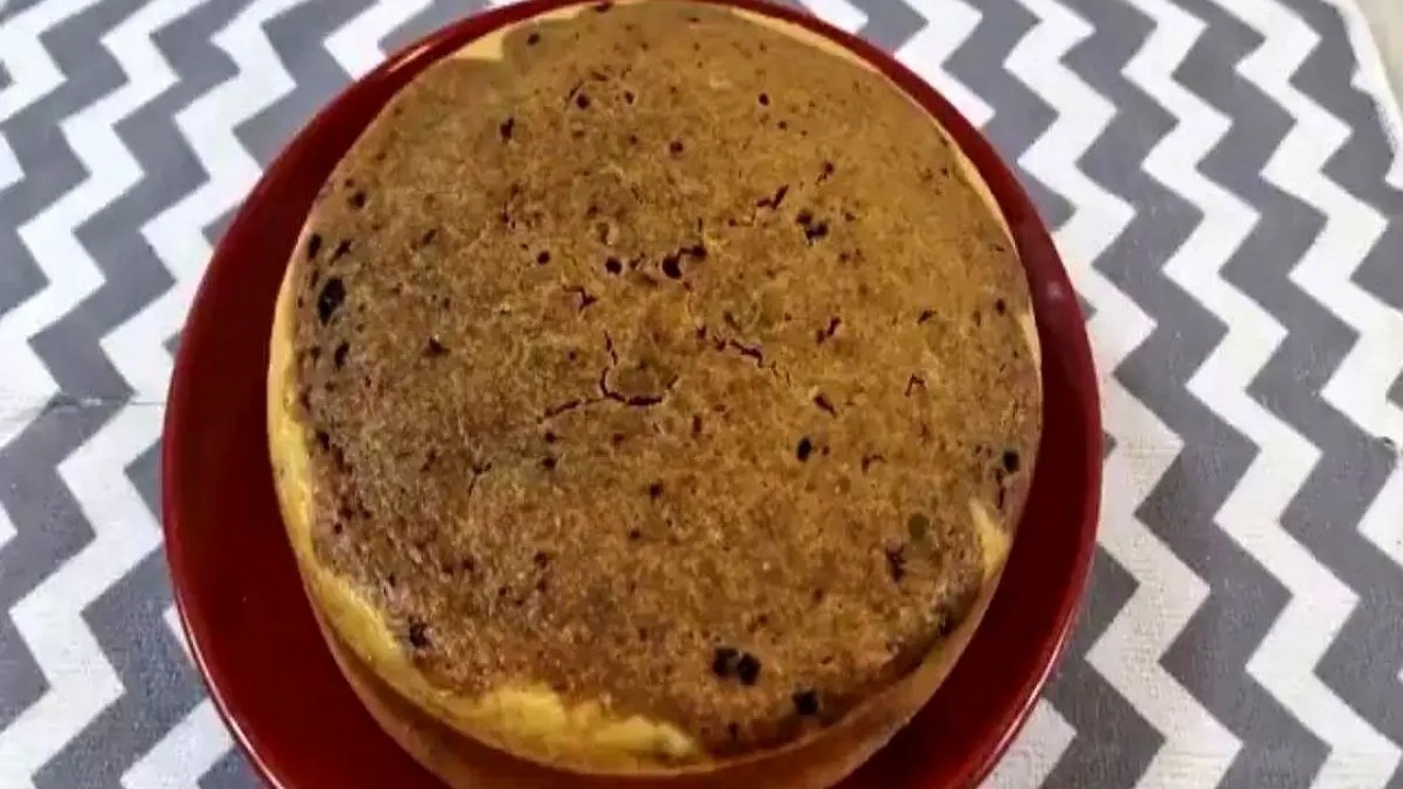 طرز تهیه کیک خوشمزه میوه‌ای با میکس جادویی سیب و پرتقال + فیلم
