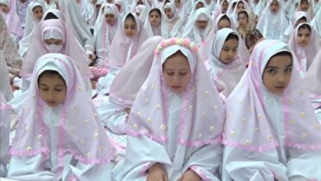جشن رسیدن به سن عبودیت برای ۲ هزار و ۵۰۰ دانش آموز دختر گرگانی