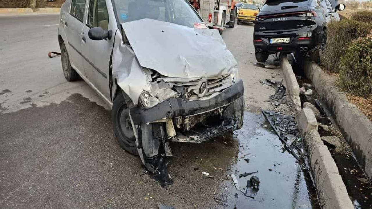 دو مصدوم بر اثر برخورد دو خودرو در قزوین