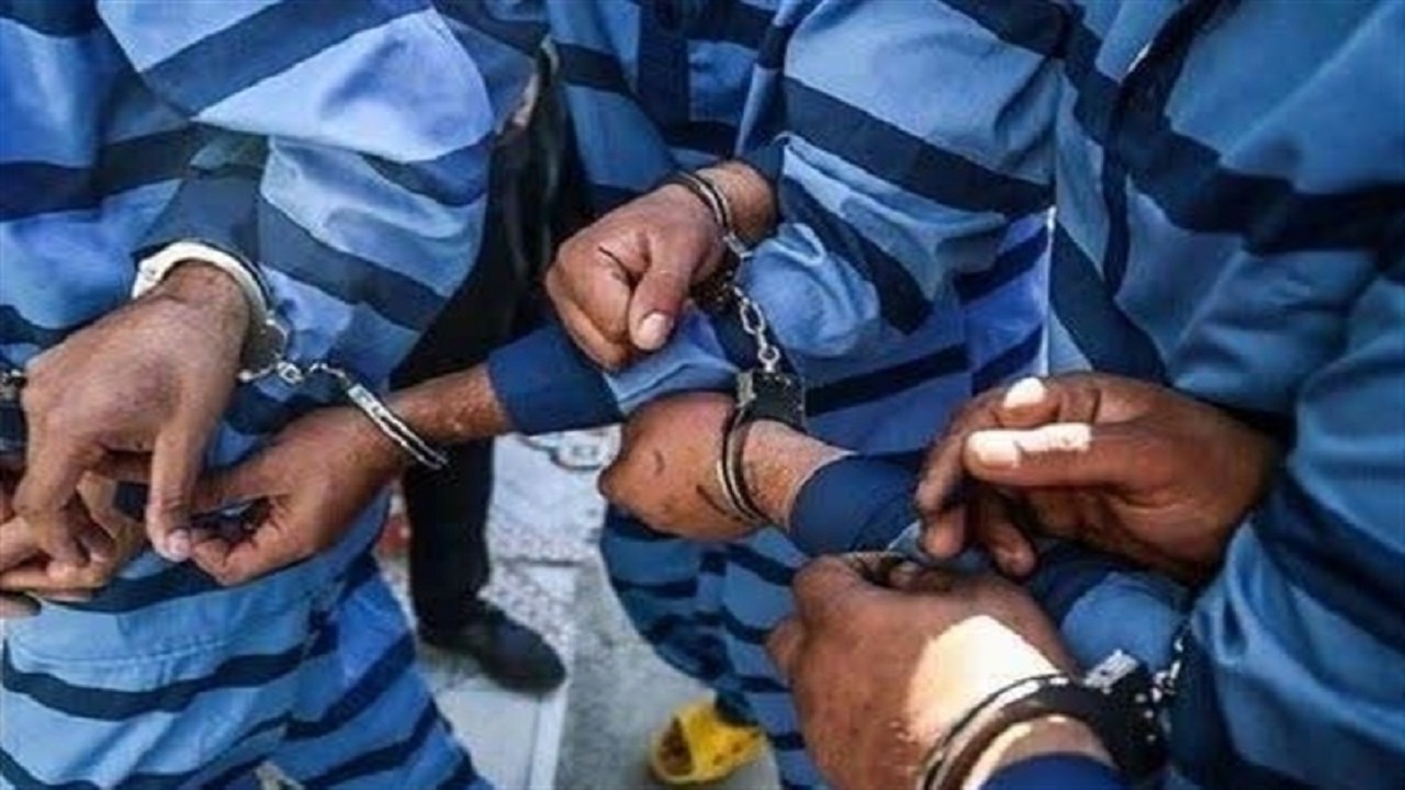 دستگیری ۴ شرور مسلح در زاهدان/ کشف انواع اسلحه و مهمات از مخفیگاه متهمان