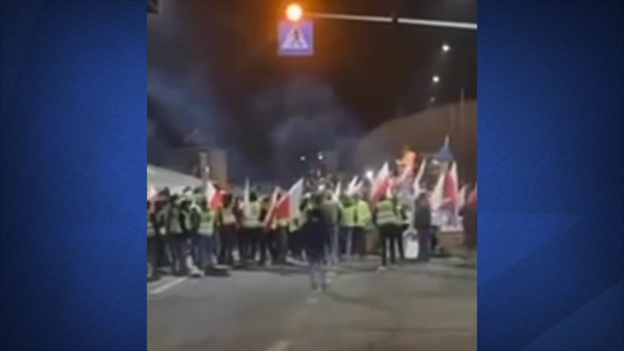 اعتراض کشاورزان لهستانی به واردات غلات از اوکراین + فیلم