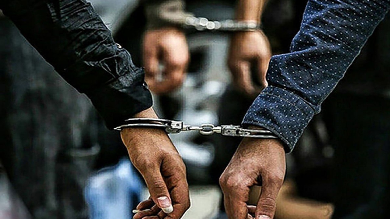 سارقان مغازه، حین سرقت دستگیر شدند 