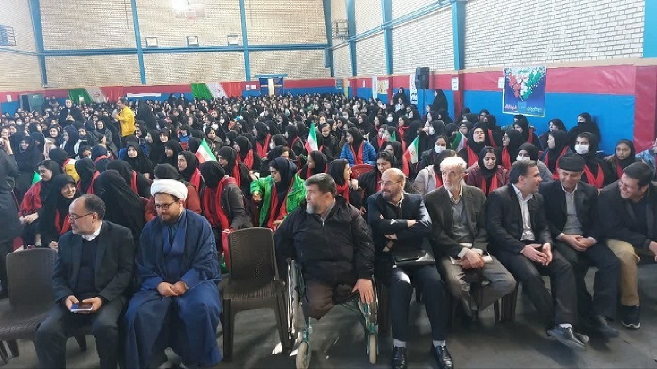جشن تکلیف سیاسی دانش آموزان رای اولی در قزوین 
