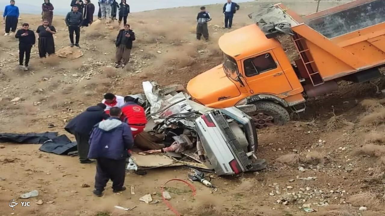 تصادف پژو با کامیون در جاده ارومیه_ مهاباد ۲ فوتی برجا گذاشت