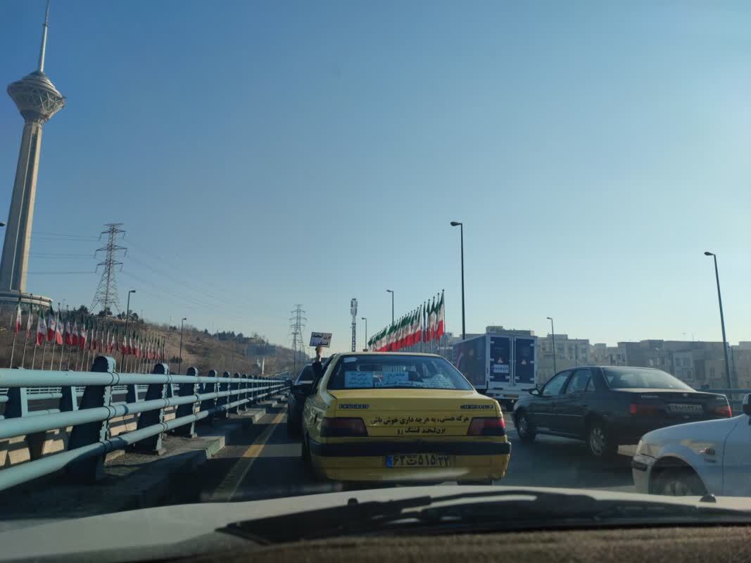 نوشته های جالب روی تاکسی