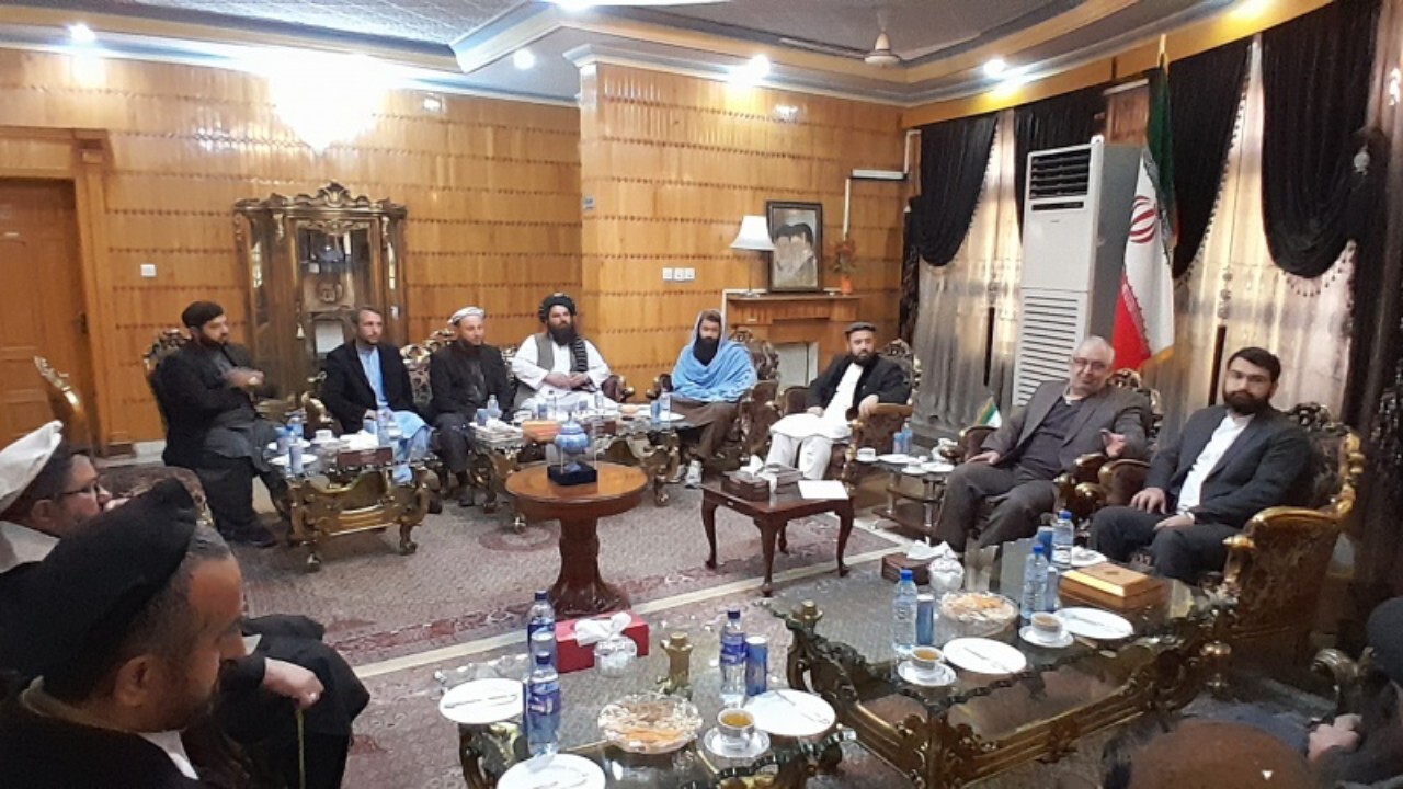 تقدیر کنسولگری ایران در جلال آباد از برنده جایزه مولانا