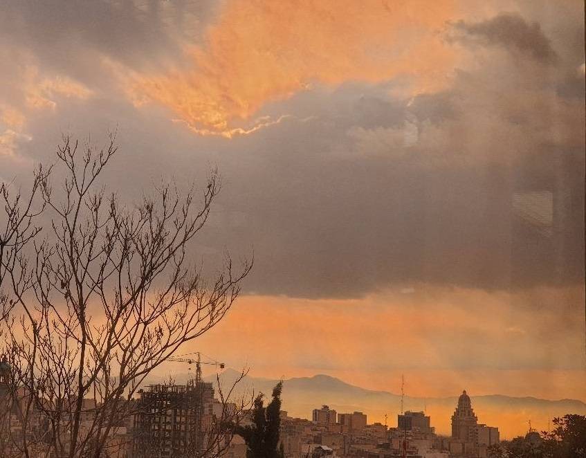 آسمان لطیف تهران