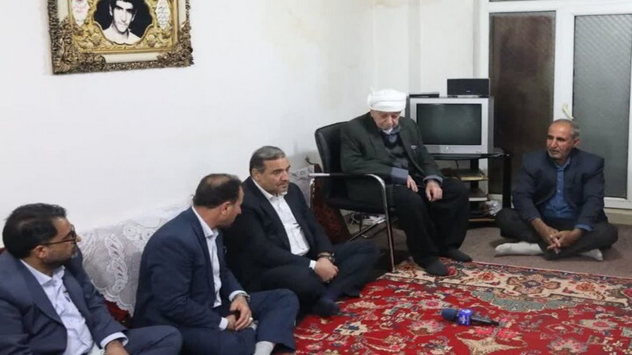 پدران شهید اسوه ایثار و استقامت هستند