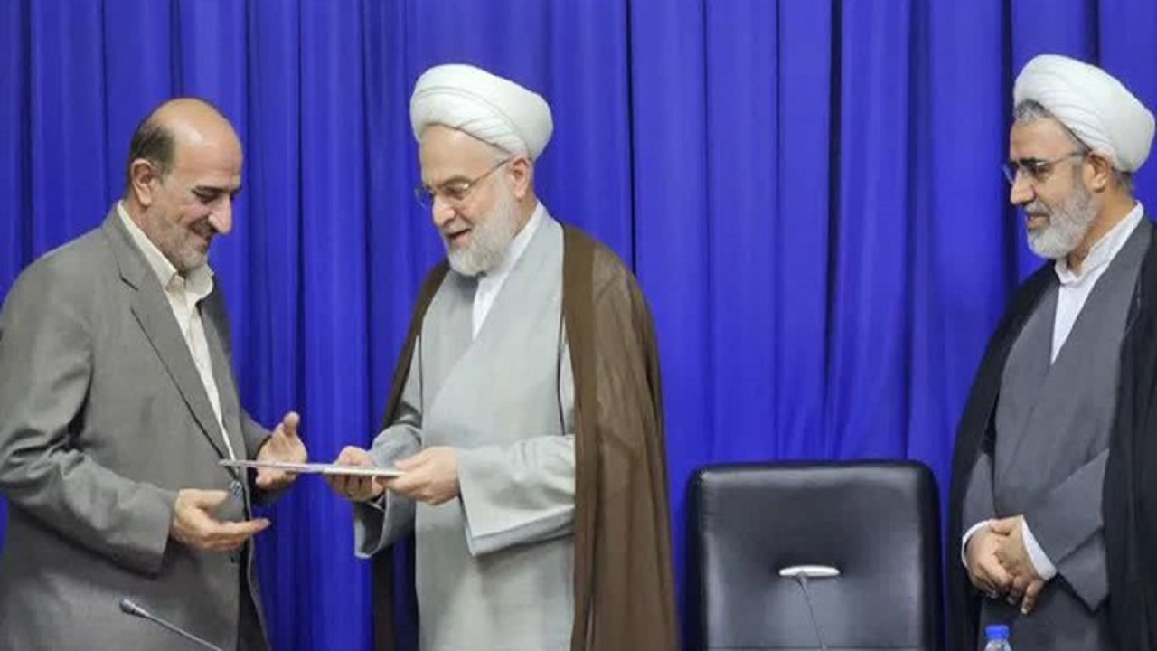 ماموستای اهل سنت مدیر مرکز بزرگ اسلامی غرب کشور شد