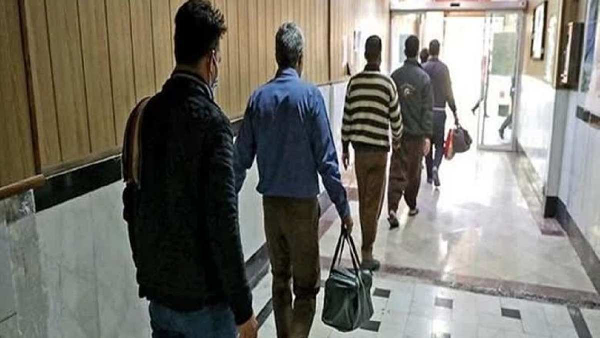 تو را من چشم در راهم