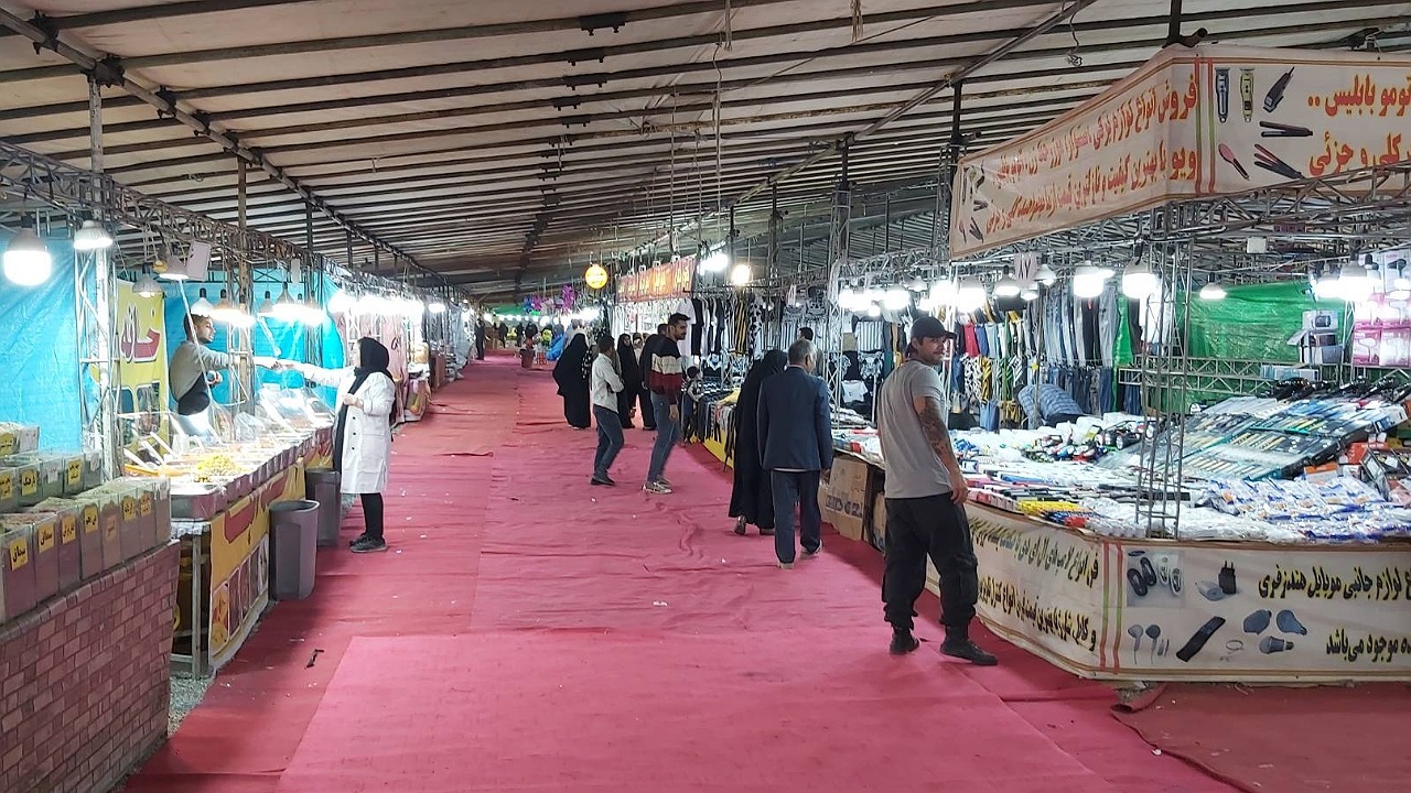 افتتاح نمایشگاه عرضه مستقیم کالا و سوغات در شهرستان انار