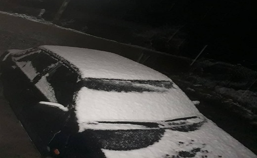 بارش برف در روستا