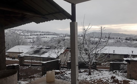 نمایی از منظره زمستانی در روستای شیرداری