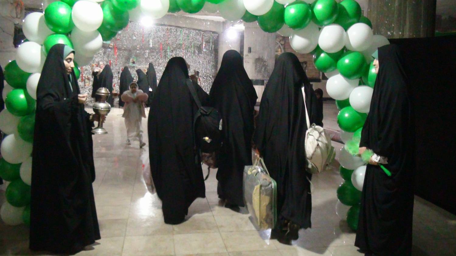 اعتکاف دختران دانش آموز مهرشهری