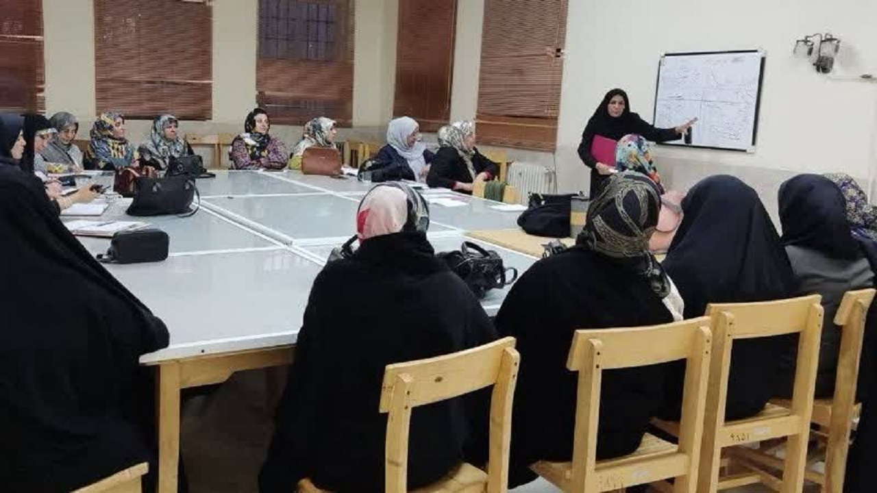 سه شنبه‌های کتابخوانی برای بانوان در شهرستان اشکذر