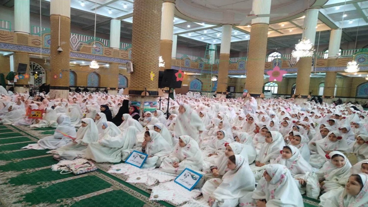 جشن تکلیف هزار نفری دختران در قرچک + تصاویر