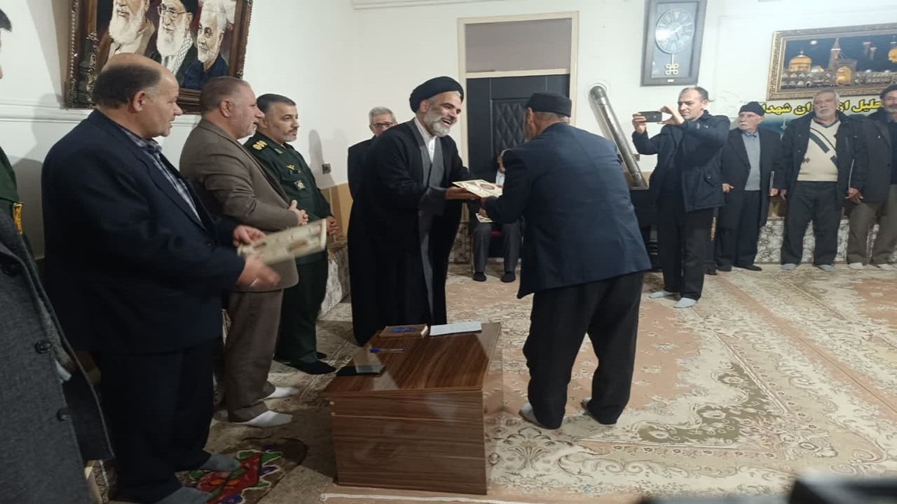 تجلیل از پدران شهید در سلماس