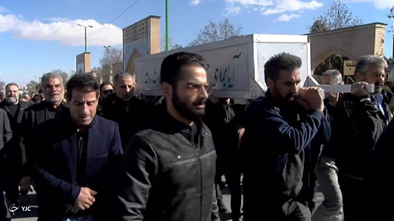 پیکر مادر شهیدان اسدالله و صمدالله محمدی در اراک تشییع شد