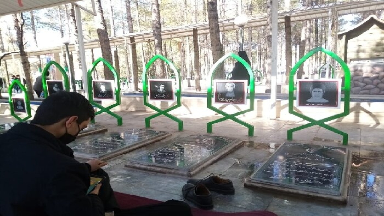 برگزاری آیین دیدار با پدران آسمانی در گلزار شهدای چهارمحال و بختیاری