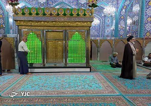 تعویض فرش های حرم مطهر امامزاده سید مظفر (ع ) بندرعباس