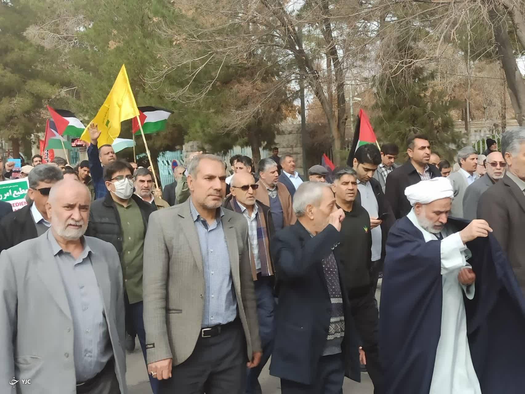 حمایت کرمانی ها از مردم غزه و محکومیت ترور مستشاران نظامی ایران