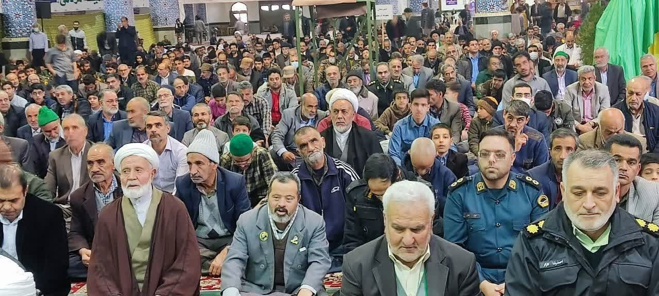 حضور ۲۰ هزار نفری جوانان در اعتکاف از برکات انقلاب اسلامی