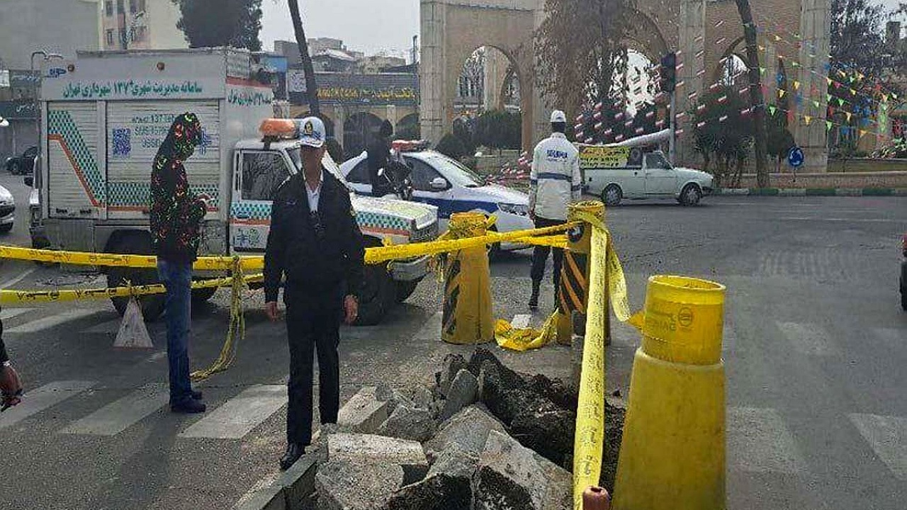 کشف یک حمام قدیمی در پی فرونشست زمین در تهران + فیلم