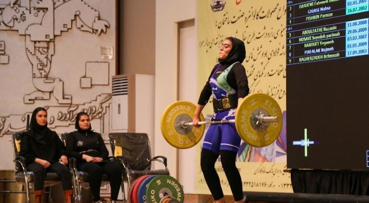 صدرنشینی گیلان در مسابقات وزنه برداری بانوان کشور