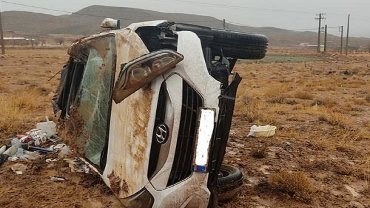 یک فوتی و دو مصدوم در واژگونی خودرو 